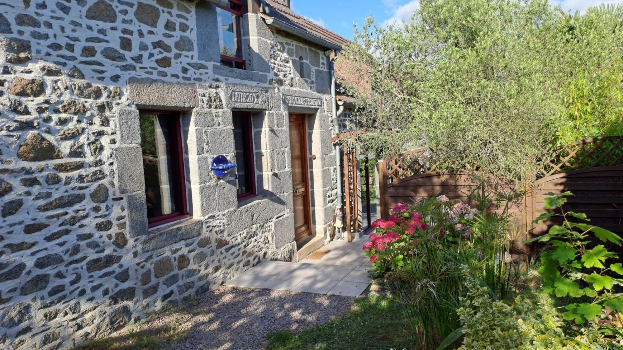 Le Cottage De Lily Bonnemain Exterior photo